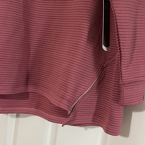 NWT Daisy Fuentes pullover top - Picture 2 of 8